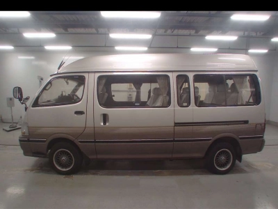 TOYOTA HIACE WAGON