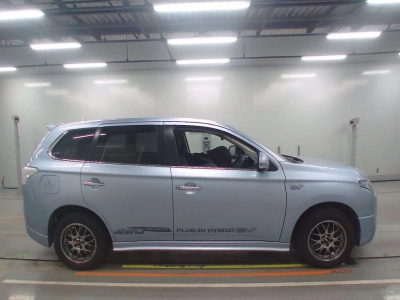 MITSUBISHI OUTLANDER PHEV