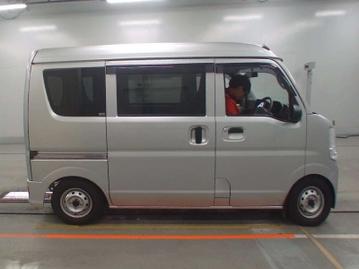NISSAN CLIPPER VAN