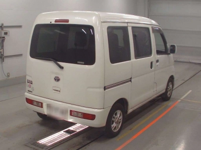 TOYOTA PIXIS VAN