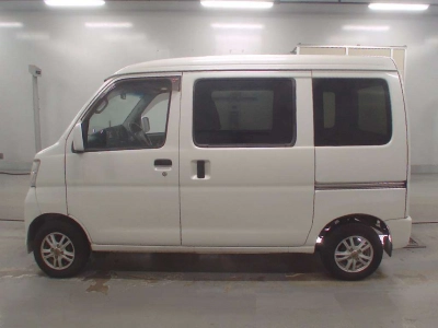 TOYOTA PIXIS VAN