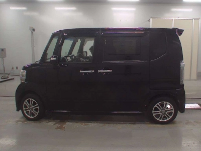 HONDA N BOX CUSTOM