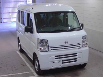 NISSAN CLIPPER VAN