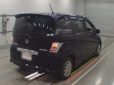 HONDA FREED SPIKE HYBRID