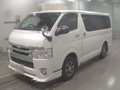 TOYOTA REGIUS VAN
