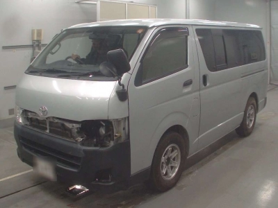 TOYOTA REGIUS VAN