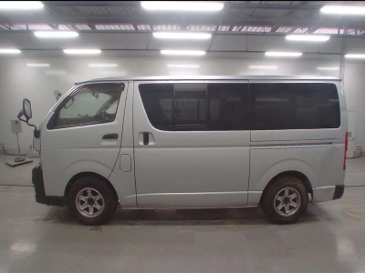 TOYOTA REGIUS VAN