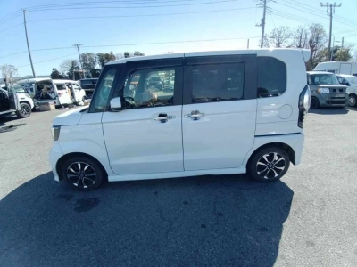 HONDA N BOX CUSTOM