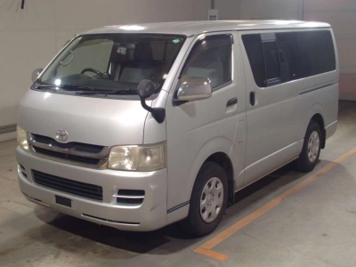 TOYOTA REGIUS VAN