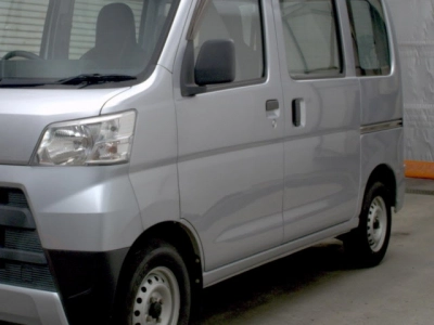 TOYOTA PIXIS VAN
