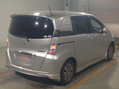 HONDA FREED SPIKE HYBRID