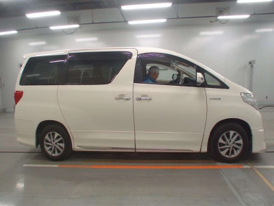 TOYOTA ALPHARD HYBRID
