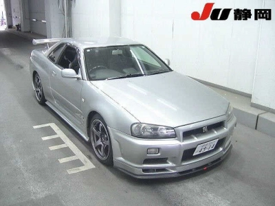 NISSAN SKYLINE