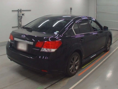 SUBARU LEGACY B4