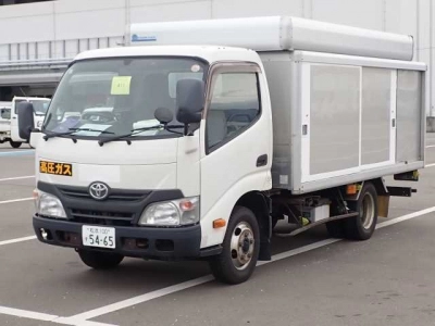 TOYOTA DYNA