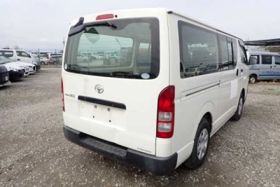 TOYOTA REGIUS VAN