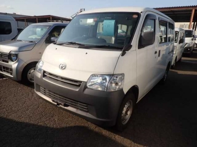 TOYOTA LITE ACE VAN
