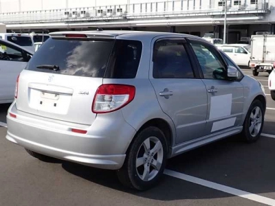 SUZUKI SX4