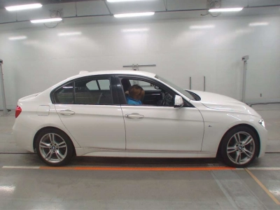 BMW 3 SERIES