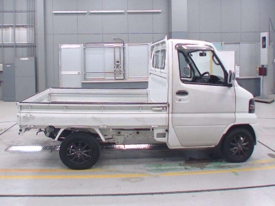 NISSAN CLIPPER TRUCK