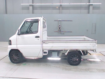 NISSAN CLIPPER TRUCK