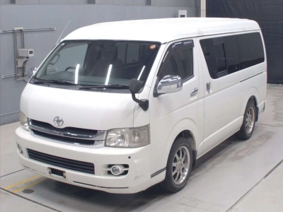 TOYOTA REGIUS VAN