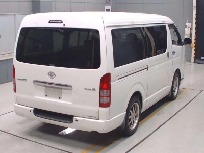 TOYOTA REGIUS VAN