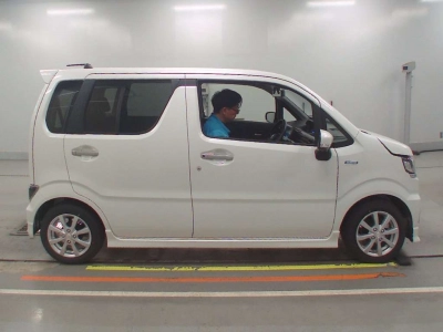 SUZUKI WAGON R CUSTOM Z