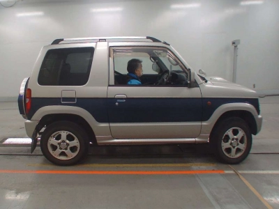 MITSUBISHI PAJERO MINI