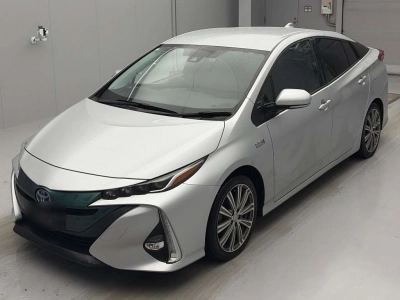 TOYOTA PRIUS PHV