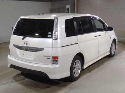 TOYOTA ISIS