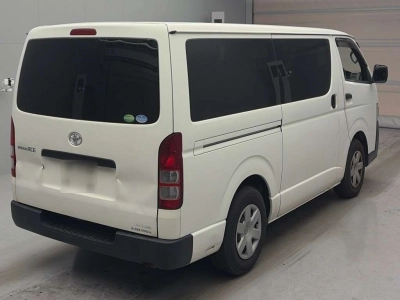 TOYOTA REGIUS VAN