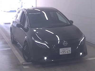NISSAN AURA