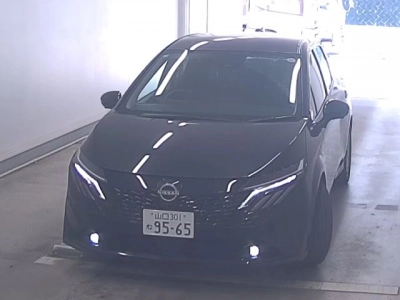 NISSAN AURA