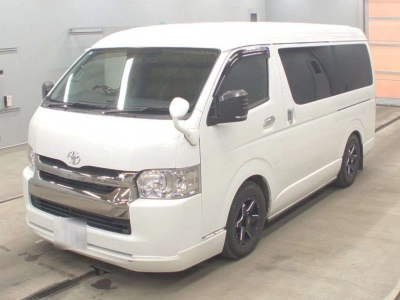 TOYOTA HIACE VAN