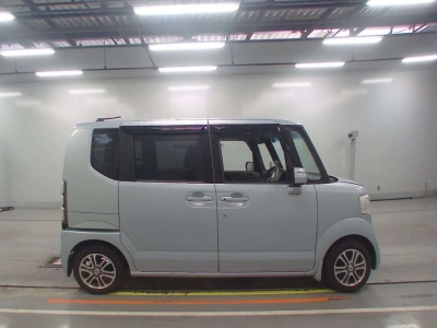 HONDA N BOX +