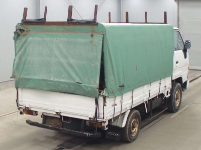 TOYOTA HIACE TRUCK