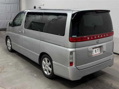 NISSAN ELGRAND