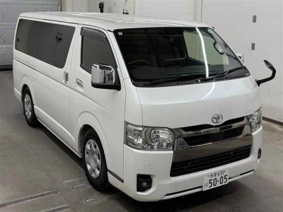 TOYOTA HIACE VAN