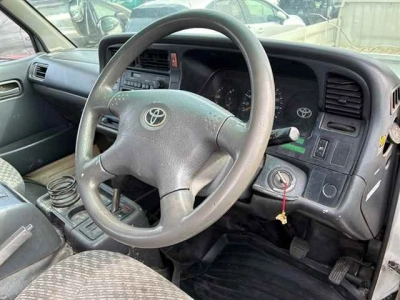 TOYOTA HIACE WAGON