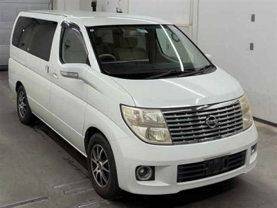 NISSAN ELGRAND