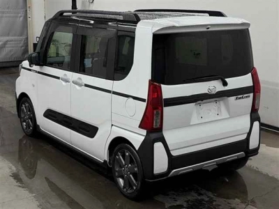 DAIHATSU TANTO FUN CROSS