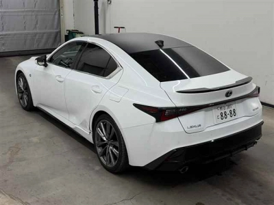 LEXUS IS