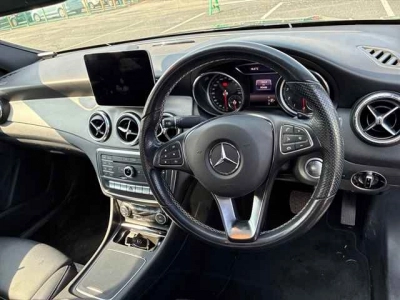 MERCEDES BENZ CLA