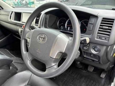 TOYOTA HIACE WAGON