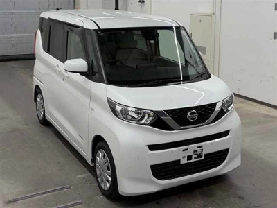 NISSAN ROOX
