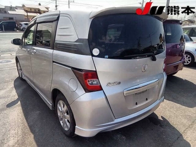 HONDA FREED SPIKE