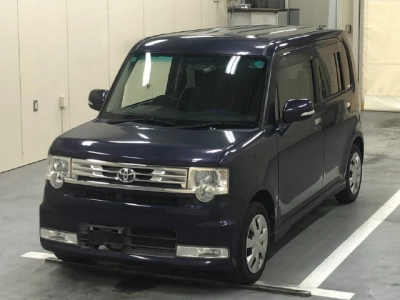 TOYOTA PIXIS SPACE