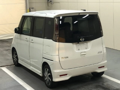 NISSAN ROOX