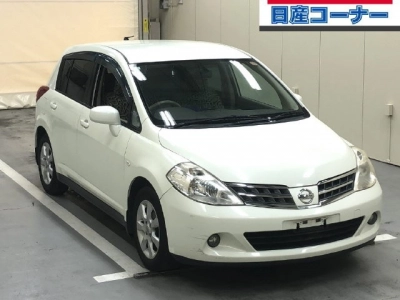 NISSAN TIIDA
